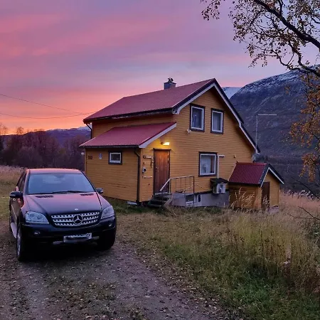 Stormo Feriehus Tromsø